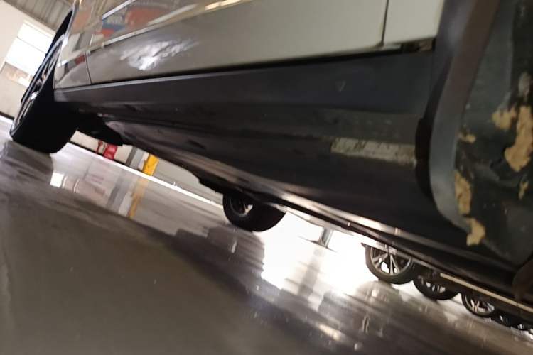Used Volkswagen T-ROC 2024 300TSI DSG Two-Wheel-Drive Chen Guang Edition Right Side Sill