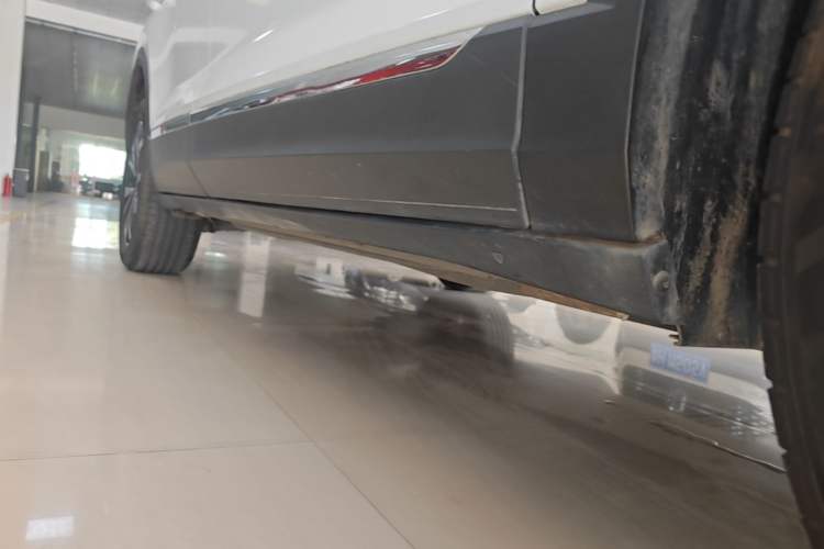 Used Volkswagen T-ROC 2024 280TSI DSG Two-Wheel-Drive Time Edition Right Side Sill