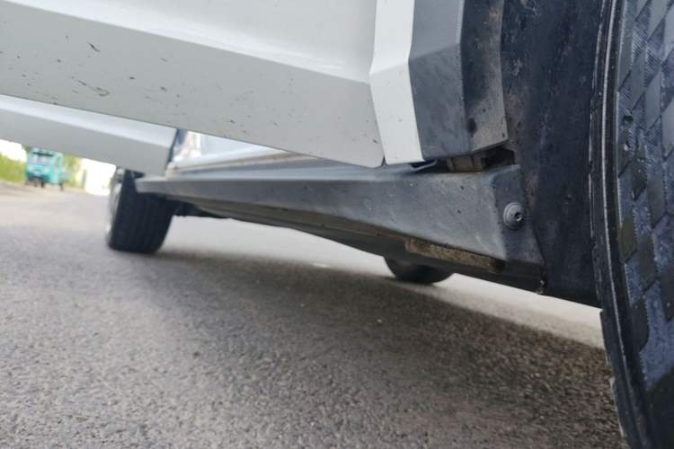 Used Volkswagen T-ROC 2024 300TSI DSG Two-Wheel-Drive Chen Guang Edition Right Side Sill
