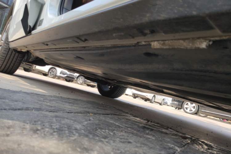Used Volkswagen T-ROC 2024 300TSI DSG Two-Wheel-Drive Chen Guang Edition Right Side Sill