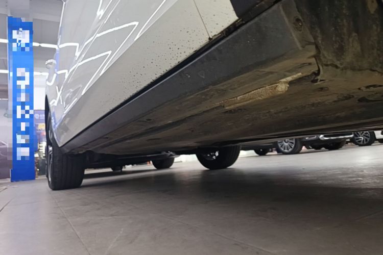 Used Volkswagen T-ROC 2024 300TSI DSG Two-Wheel-Drive Chen Guang Edition Right Side Sill