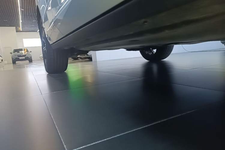 Used Volkswagen T-ROC 2024 300TSI DSG Two-Wheel-Drive Chen Guang Edition Right Side Sill
