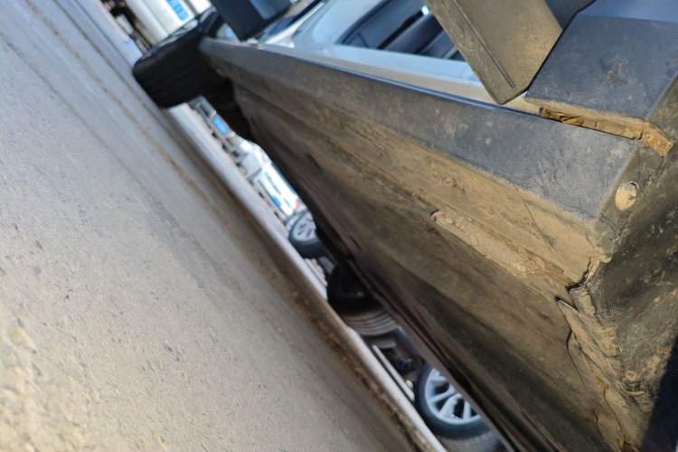 Used Volkswagen T-ROC 2024 280TSI DSG Two-Wheel-Drive Time Edition Right Side Sill