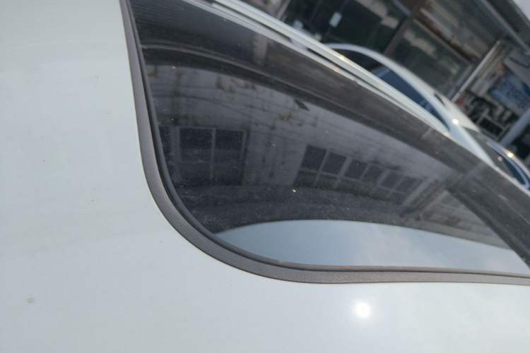 Used Volkswagen T-ROC 2024 300TSI DSG Two-Wheel-Drive Chen Guang Edition Roof