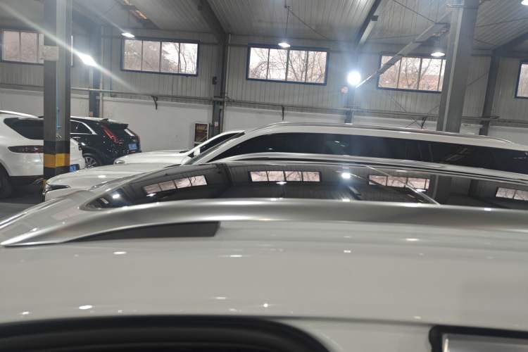Used Volkswagen T-ROC 2024 300TSI DSG Two-Wheel-Drive Chen Guang Edition Roof