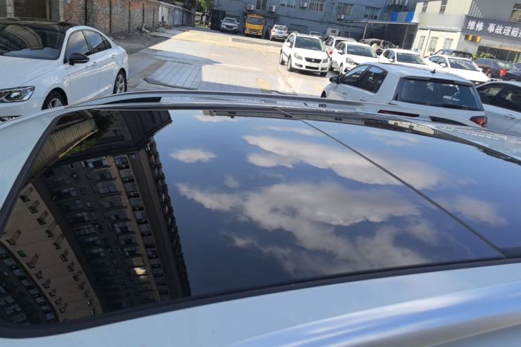 Used Volkswagen T-ROC 2024 300TSI DSG Two-Wheel-Drive Chen Guang Edition Roof