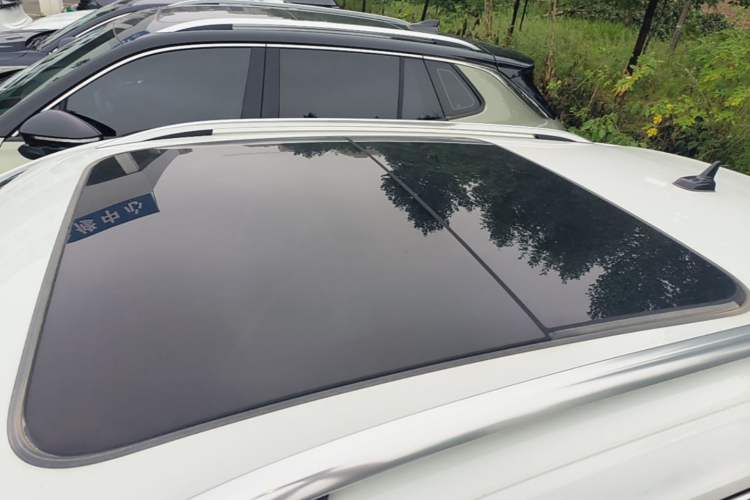 Used Volkswagen T-ROC 2024 300TSI DSG Two-Wheel-Drive Chen Guang Edition Roof