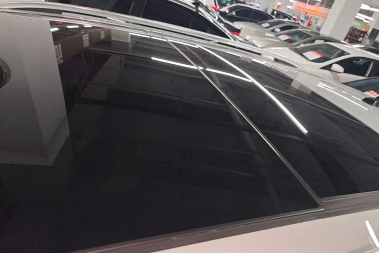 Used Volkswagen T-ROC 2024 300TSI DSG Two-Wheel-Drive Chen Guang Edition Roof