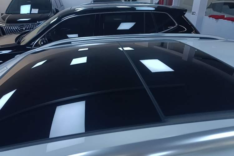 Used Volkswagen T-ROC 2024 300TSI DSG Two-Wheel-Drive Chen Guang Edition Roof