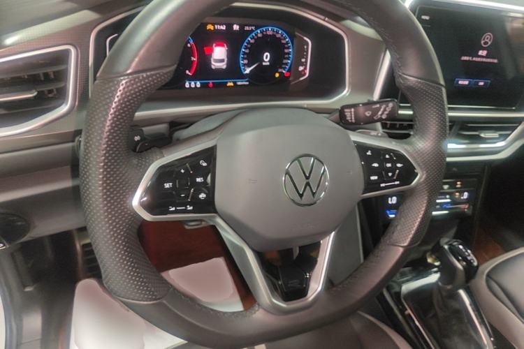 Used Volkswagen T-ROC 2024 300TSI DSG Two-Wheel-Drive Chen Guang Edition Steering Wheel