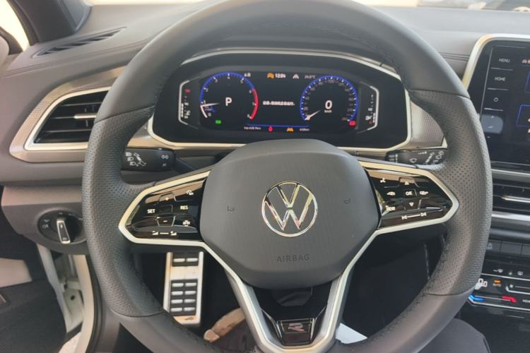 Used Volkswagen T-ROC 2024 300TSI DSG Two-Wheel-Drive Chen Guang Edition Steering Wheel