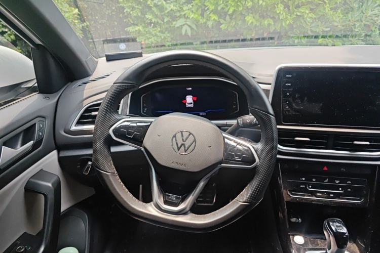 Used Volkswagen T-ROC 2024 300TSI DSG Two-Wheel-Drive Chen Guang Edition Steering Wheel