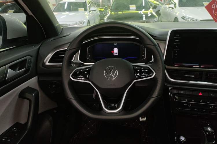 Used Volkswagen T-ROC 2024 300TSI DSG Two-Wheel-Drive Chen Guang Edition Steering Wheel