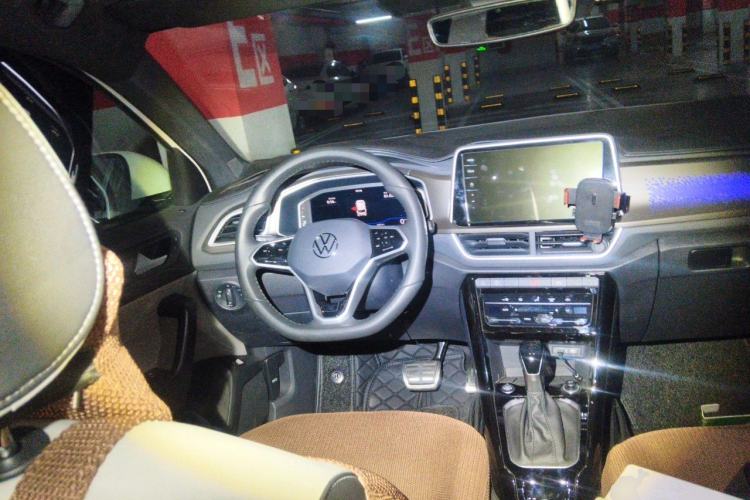 Used Volkswagen T-ROC 2024 300TSI DSG Two-Wheel-Drive Chen Guang Edition Steering Wheel