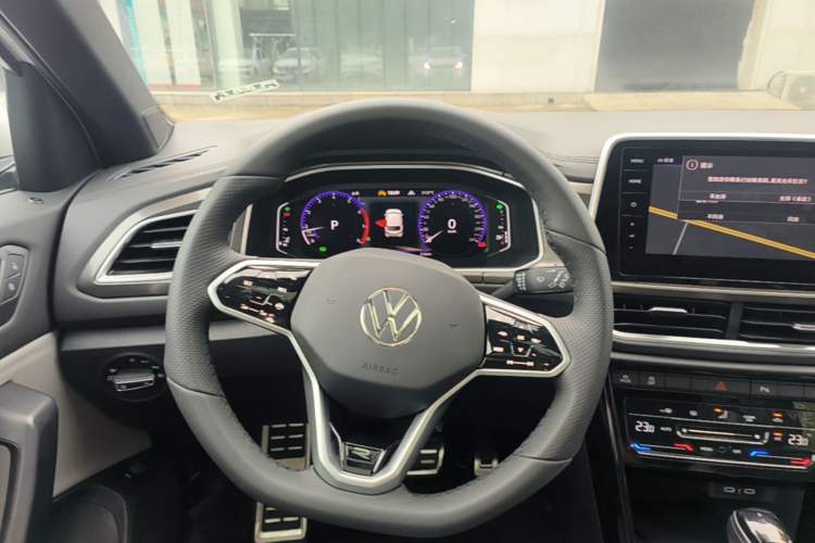Used Volkswagen T-ROC 2024 300TSI DSG Two-Wheel-Drive Chen Guang Edition Steering Wheel