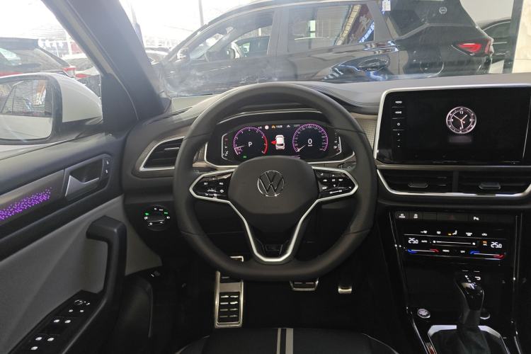 Used Volkswagen T-ROC 2024 300TSI DSG Two-Wheel-Drive Chen Guang Edition Steering Wheel