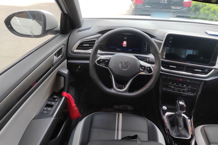 Used Volkswagen T-ROC 2024 300TSI DSG Two-Wheel-Drive Chen Guang Edition Steering Wheel