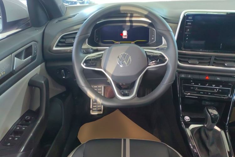 Used Volkswagen T-ROC 2024 300TSI DSG Two-Wheel-Drive Chen Guang Edition Steering Wheel