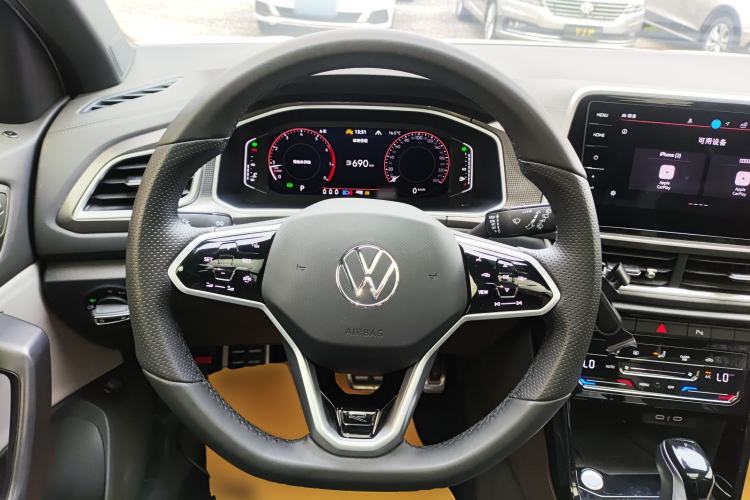 Used Volkswagen T-ROC 2024 300TSI DSG Two-Wheel-Drive Chen Guang Edition Steering Wheel