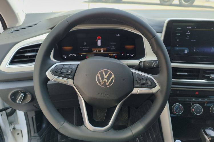 Used Volkswagen T-ROC 2024 280TSI DSG Two-Wheel-Drive Time Edition Steering Wheel