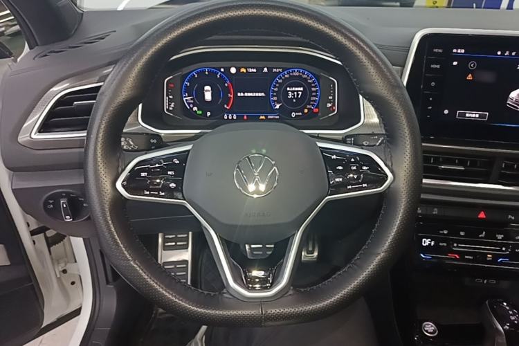 Used Volkswagen T-ROC 2024 300TSI DSG Two-Wheel-Drive Chen Guang Edition Steering Wheel