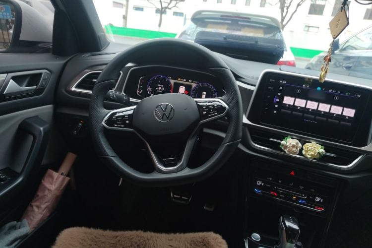 Used Volkswagen T-ROC 2024 300TSI DSG Two-Wheel-Drive Chen Guang Edition Steering Wheel