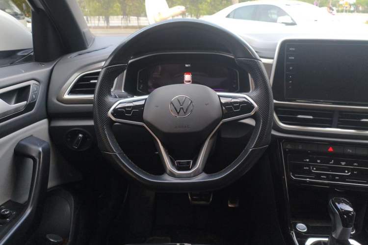 Used Volkswagen T-ROC 2024 300TSI DSG Two-Wheel-Drive Chen Guang Edition Steering Wheel