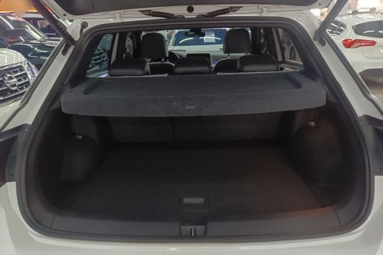 Used Volkswagen T-ROC 2024 300TSI DSG Two-Wheel-Drive Chen Guang Edition Trunk