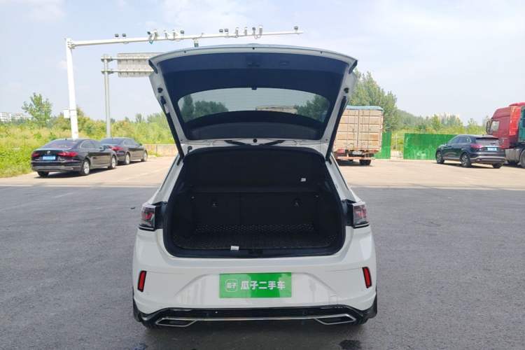 Used Volkswagen T-ROC 2024 300TSI DSG Two-Wheel-Drive Chen Guang Edition Trunk