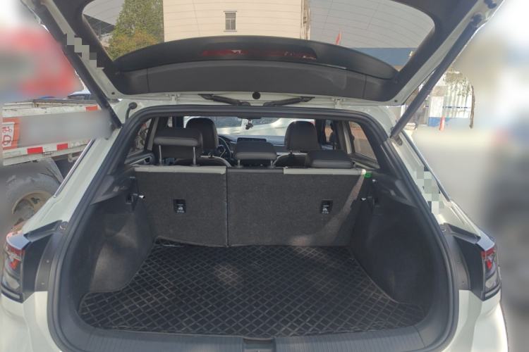 Used Volkswagen T-ROC 2024 300TSI DSG Two-Wheel-Drive Chen Guang Edition Trunk