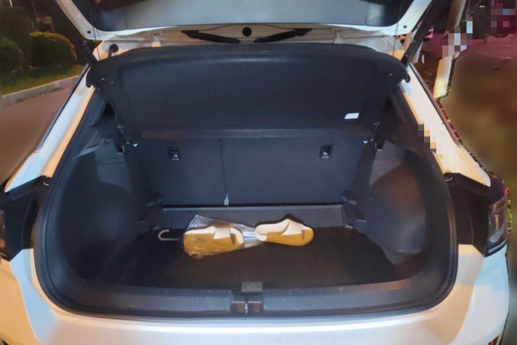 Used Volkswagen T-ROC 2024 300TSI DSG Two-Wheel-Drive Chen Guang Edition Trunk