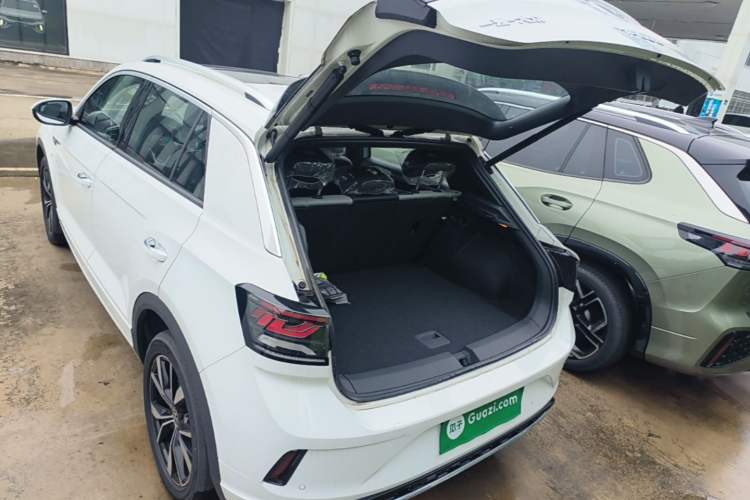 Used Volkswagen T-ROC 2024 300TSI DSG Two-Wheel-Drive Chen Guang Edition Trunk