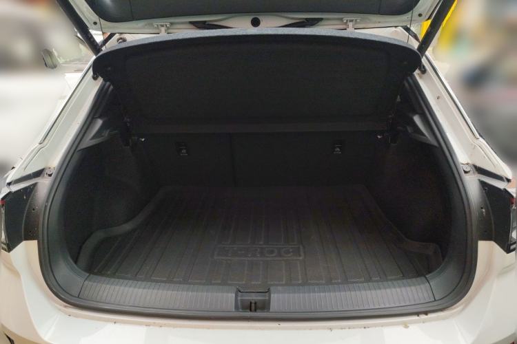 Used Volkswagen T-ROC 2024 300TSI DSG Two-Wheel-Drive Starlight Edition Trunk
