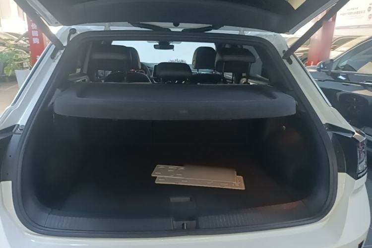 Used Volkswagen T-ROC 2024 300TSI DSG Two-Wheel-Drive Chen Guang Edition Trunk