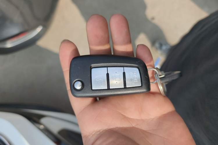Used Volkswagen T-ROC 2024 300TSI DSG Two-Wheel-Drive Chen Guang Edition Vehicle Key