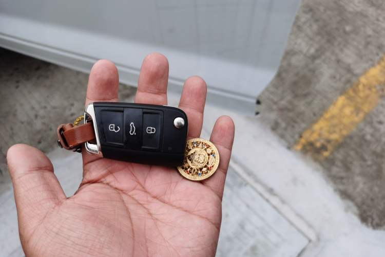 Used Volkswagen T-ROC 2024 300TSI DSG Two-Wheel-Drive Chen Guang Edition Vehicle Key
