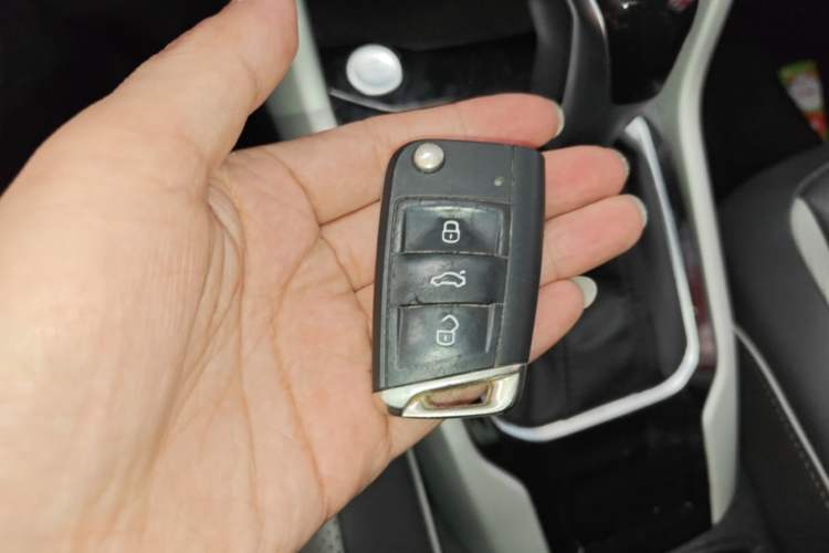 Used Volkswagen T-ROC 2024 280TSI DSG Two-Wheel-Drive Time Edition Vehicle Key