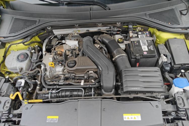 Used Volkswagen T-ROC 2024 300TSI DSG Two-Wheel-Drive Starlight Edition Engine Bay