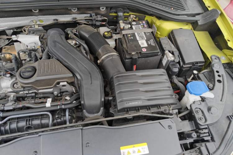 Used Volkswagen T-ROC 2024 300TSI DSG Two-Wheel-Drive Starlight Edition Engine Bay Left