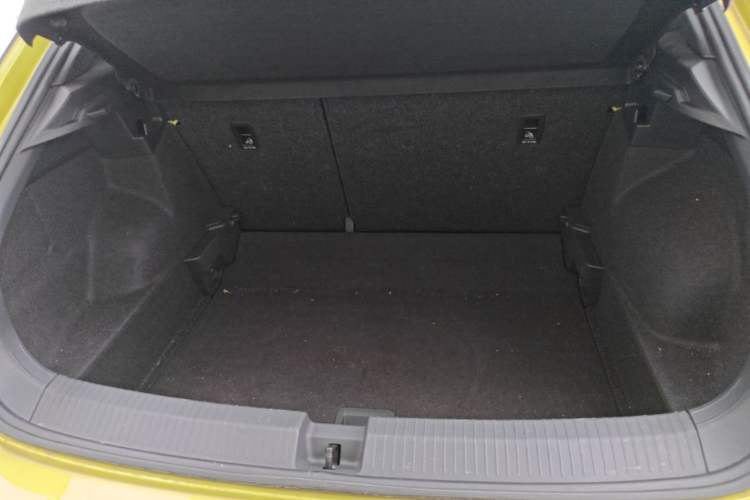 Used Volkswagen T-ROC 2024 300TSI DSG Two-Wheel-Drive Starlight Edition Trunk