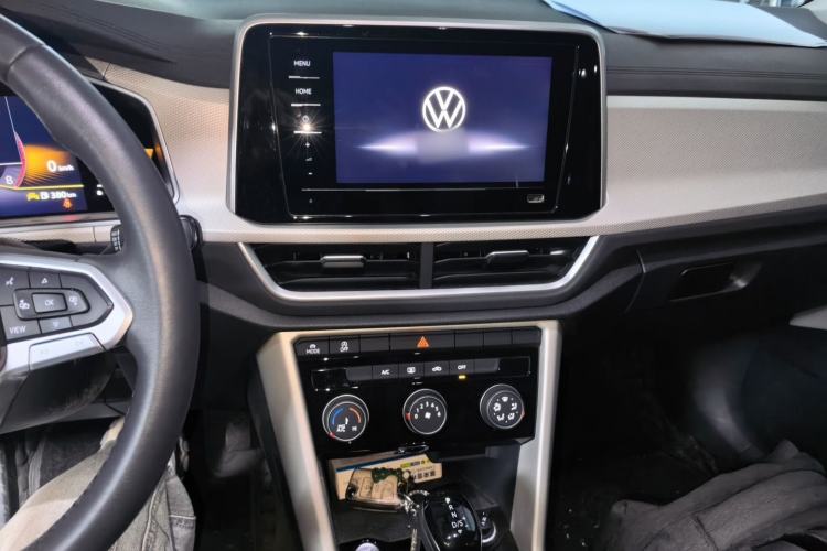 Used Volkswagen T-ROC 2025 280TSI DSG Two-Wheel Drive Time Edition Audio And AC Panel