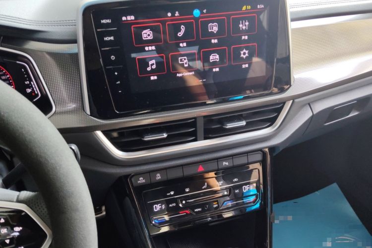 Used Volkswagen T-ROC 2025 Facelifted 300TSI DSG Two-Wheel-Drive Chen Guang Edition Audio And AC Panel