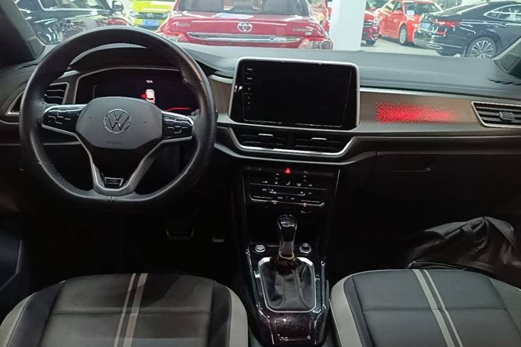 Used Volkswagen T-ROC 2025 300TSI DSG Two-Wheel Drive Chen Guang Edition Center Console