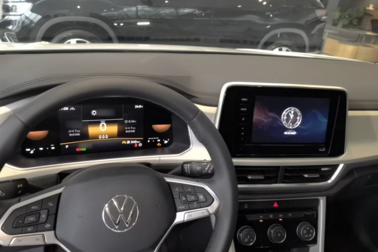 Used Volkswagen T-ROC 2025 Facelift Model 2 280TSI DSG Two-Wheel Drive Shiguang Edition Center Console