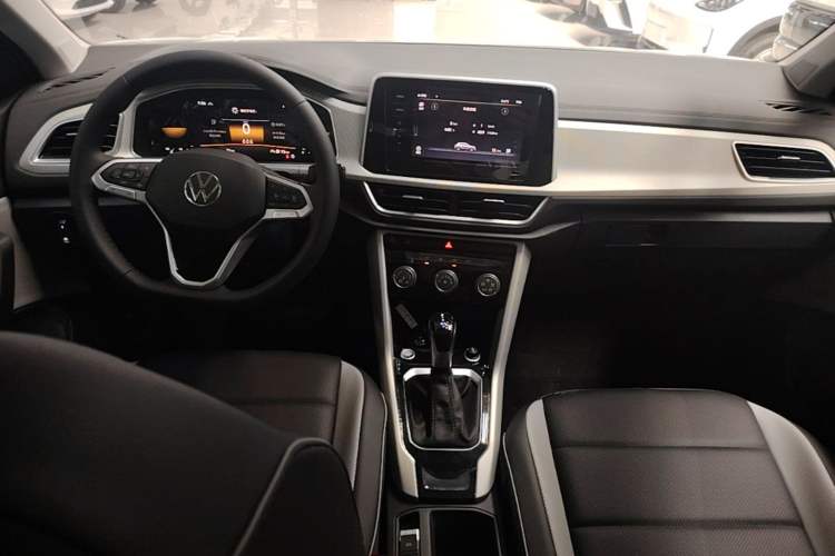 Used Volkswagen T-ROC 2025 Facelift Model 2 280TSI DSG Two-Wheel Drive Shiguang Edition Center Console