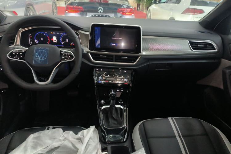 Used Volkswagen T-ROC 2025 Facelift Model 2 300TSI DSG Two-Wheel Drive Chenguang Edition Center Console