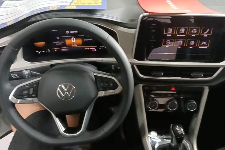 Used Volkswagen T-ROC 2025 280TSI DSG Two-Wheel Drive Time Edition Center Console