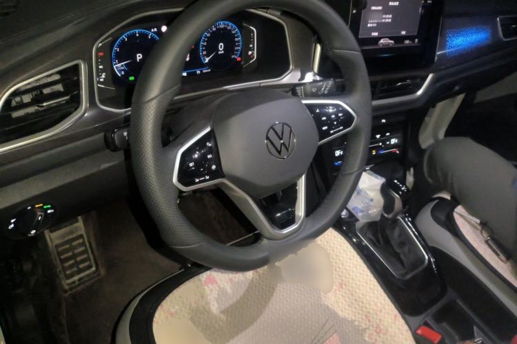 Used Volkswagen T-ROC 2025 Facelifted 300TSI DSG Two-Wheel-Drive Chen Guang Edition Center Console