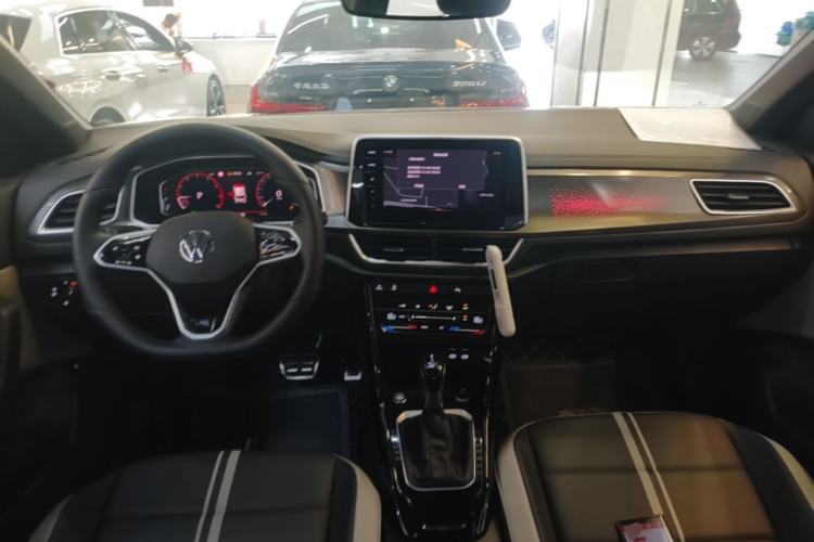 Used Volkswagen T-ROC 2025 300TSI DSG Two-Wheel Drive Chen Guang Edition Center Console