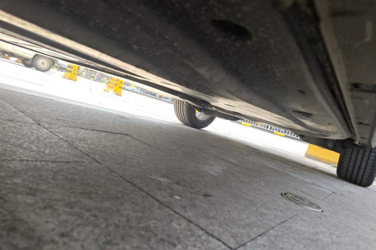 Used Volkswagen T-ROC 2025 300TSI DSG Two-Wheel Drive Chen Guang Edition Chassis Front Left